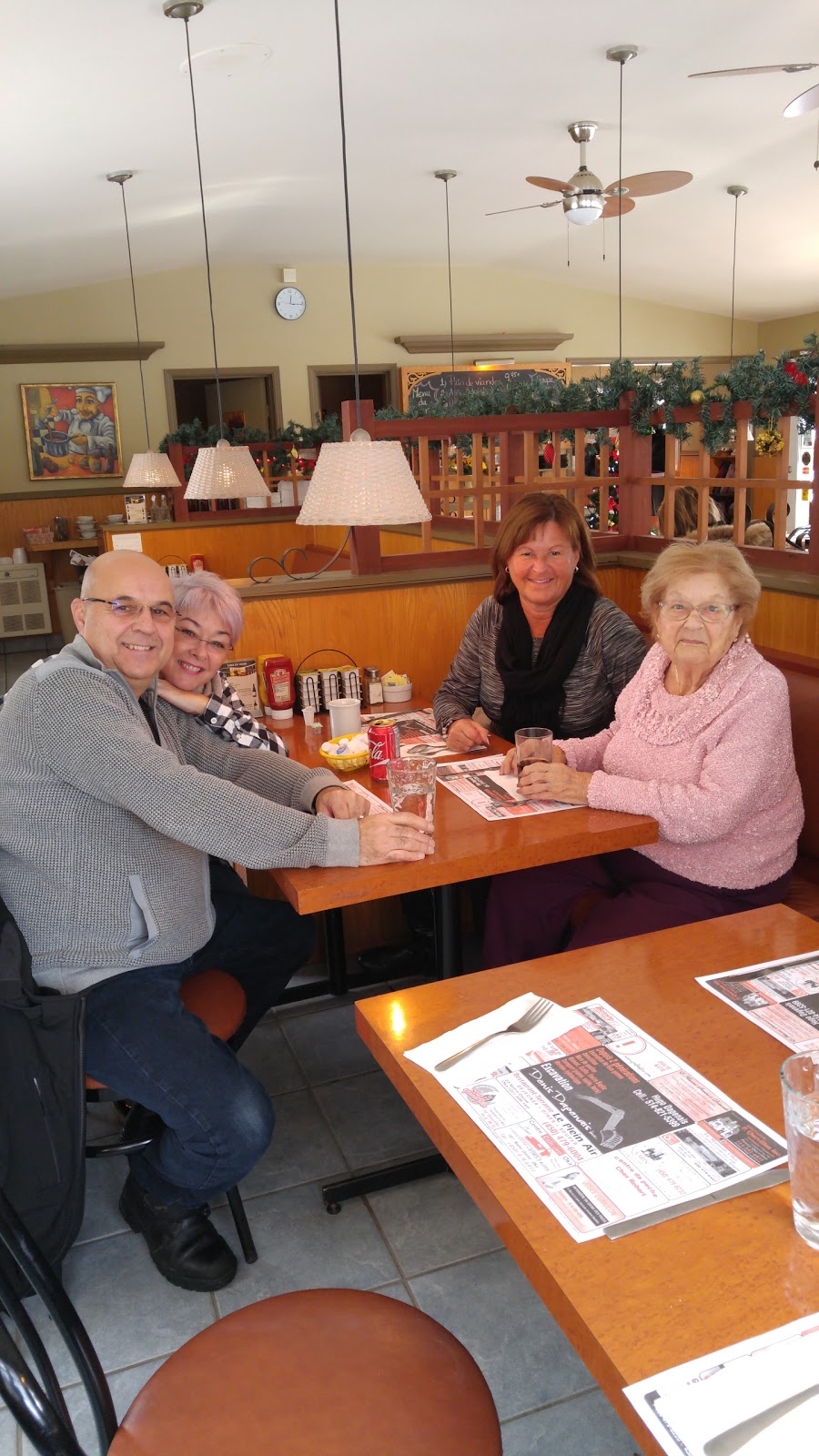 Restaurant Au Plein Air | 23 Rue Notre Dame, Oka, QC J0N 1E0, Canada | Phone: (450) 479-6004