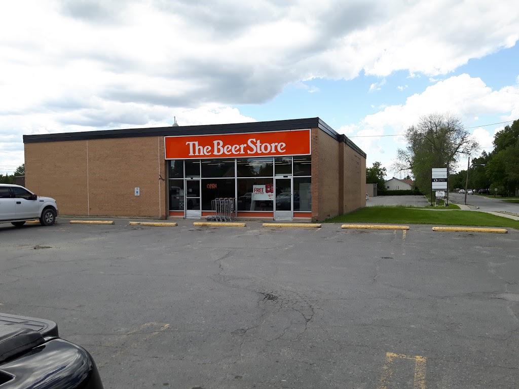 The Beer Store | 576 McNeely Ave, Carleton Place, ON K7C 0C4, Canada | Phone: (613) 253-4612