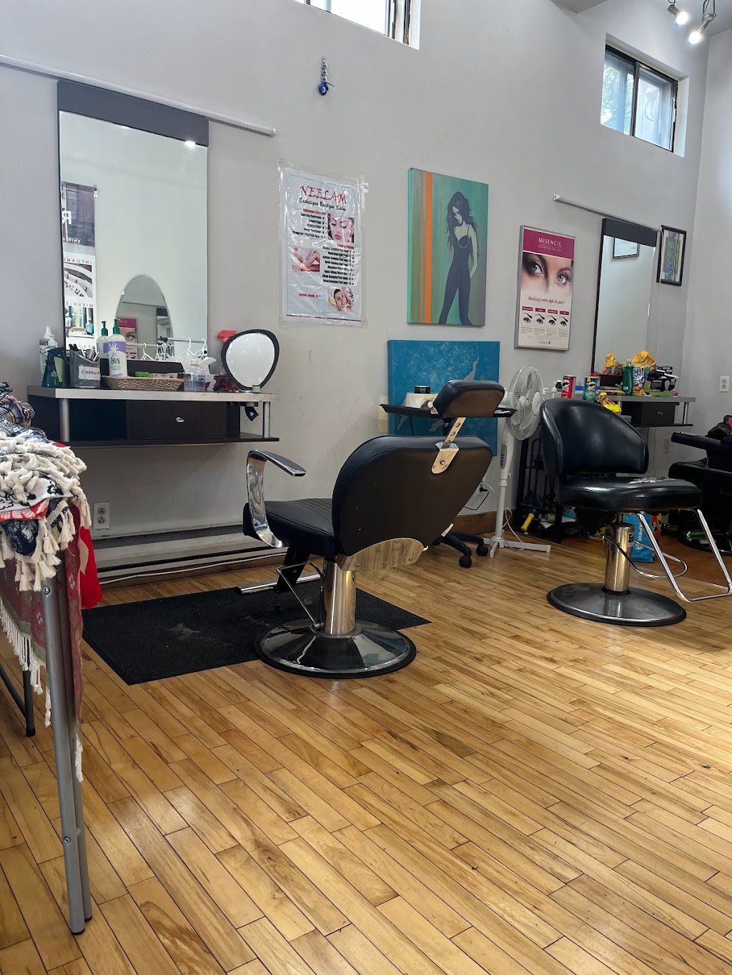 Neelam Esthetique Boutique Salon | 119 Av. Fairmount O, Montréal, QC H2T 2M4, Canada | Phone: (514) 235-7129