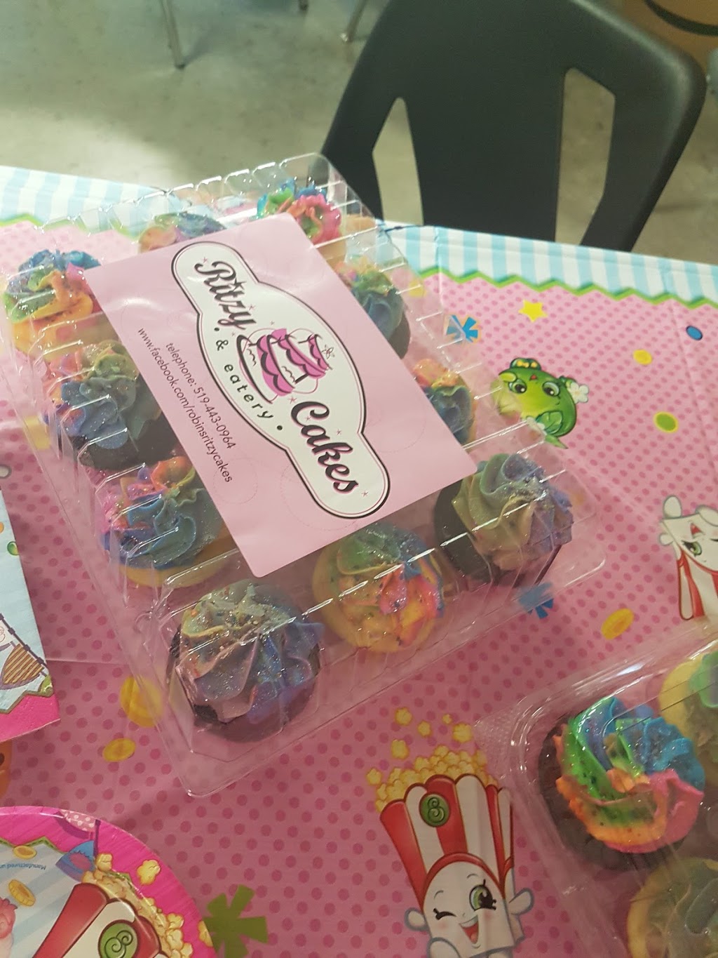Ritzy Cakes & Eatery | 20 Alice St, Waterford, ON N0E 1Y0, Canada | Phone: (519) 443-0964