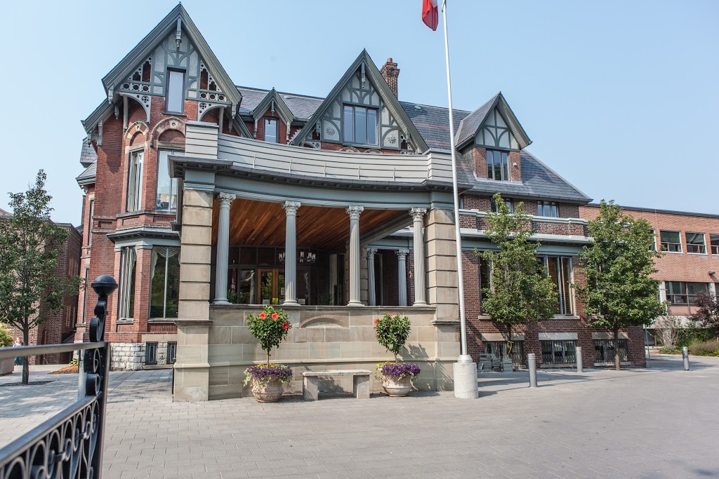 Branksome Hall | 10 Elm Ave, Toronto, ON M4W 1N4, Canada | Phone: (416) 920-9741