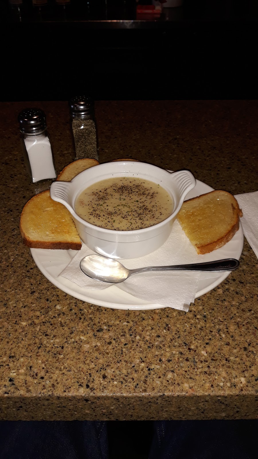Konrad Lounge | 2902 Lake Shore Blvd W, Etobicoke, ON M8V 1J4, Canada | Phone: (416) 546-6078