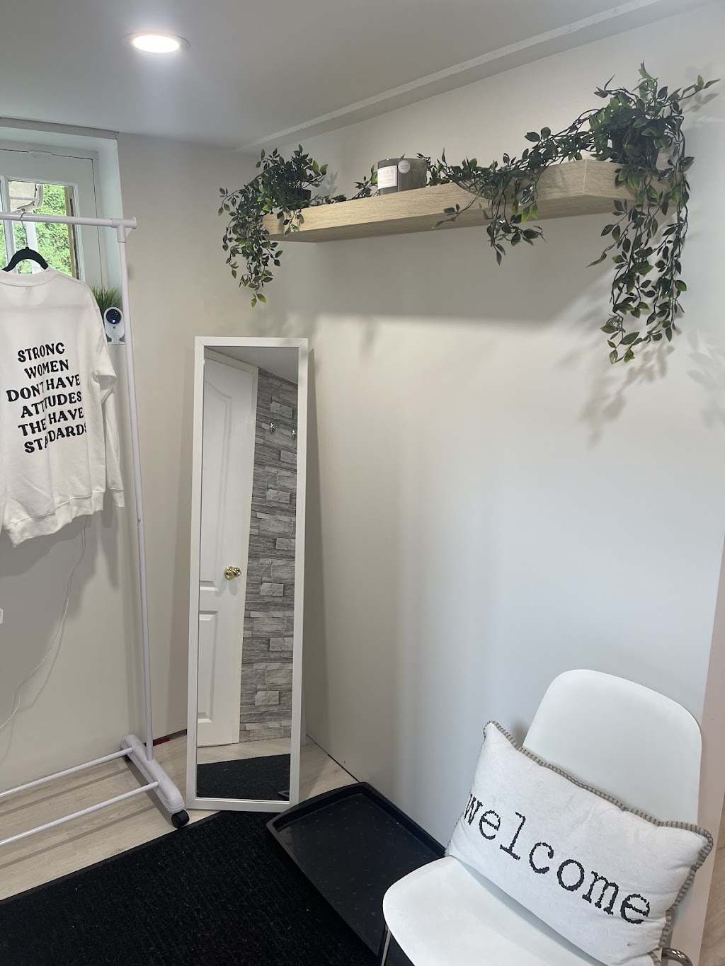 Halo Vanity | 9 Melville St, Nottawa, ON L0M 1P0, Canada | Phone: (705) 795-5371