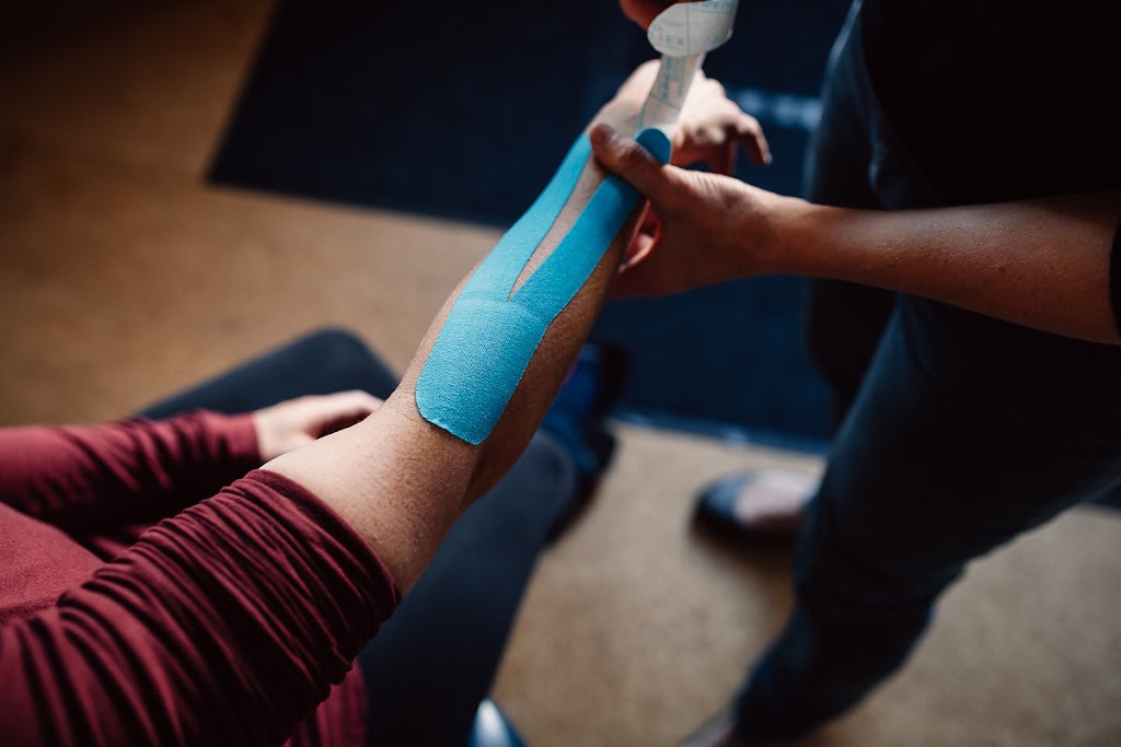 Alpine Chiropractic Dr. Eden MacGregor | 4 Silver Ridge Way, Fernie, BC V0B 1M2, Canada | Phone: (250) 423-1452