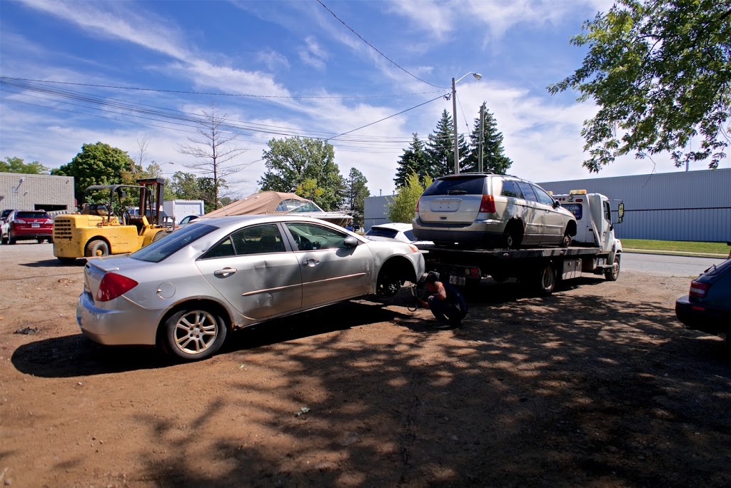 Scrap Car Removal | 20 Shore Breeze Dr, Etobicoke, ON M8V 1A1, Canada | Phone: (647) 492-7730