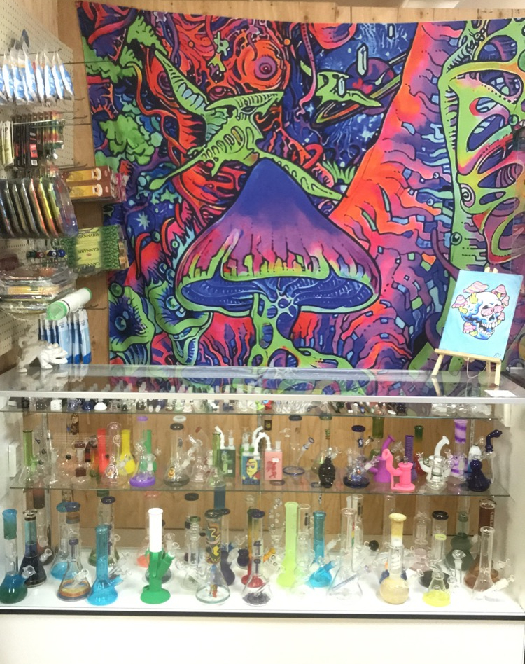 Pot Country Bongs | Lot 40/41, Hodgson, MB R0C 1N0, Canada | Phone: (204) 372-6927