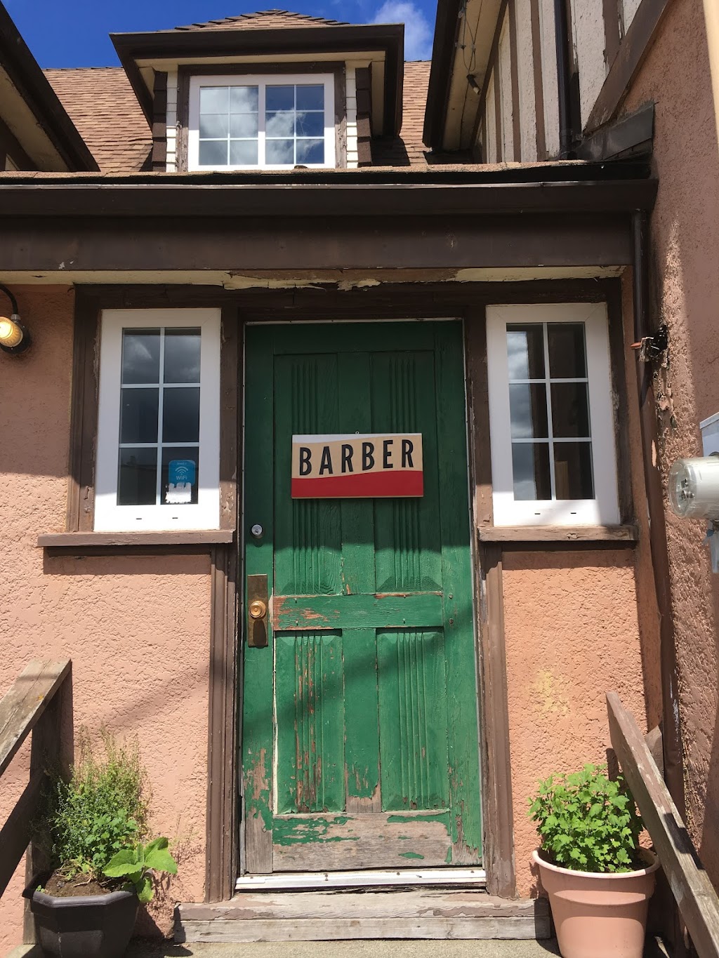 Uppercut Barbershop | 3275 2 St, Cumberland, BC V0R 1S0, Canada | Phone: (604) 442-3874