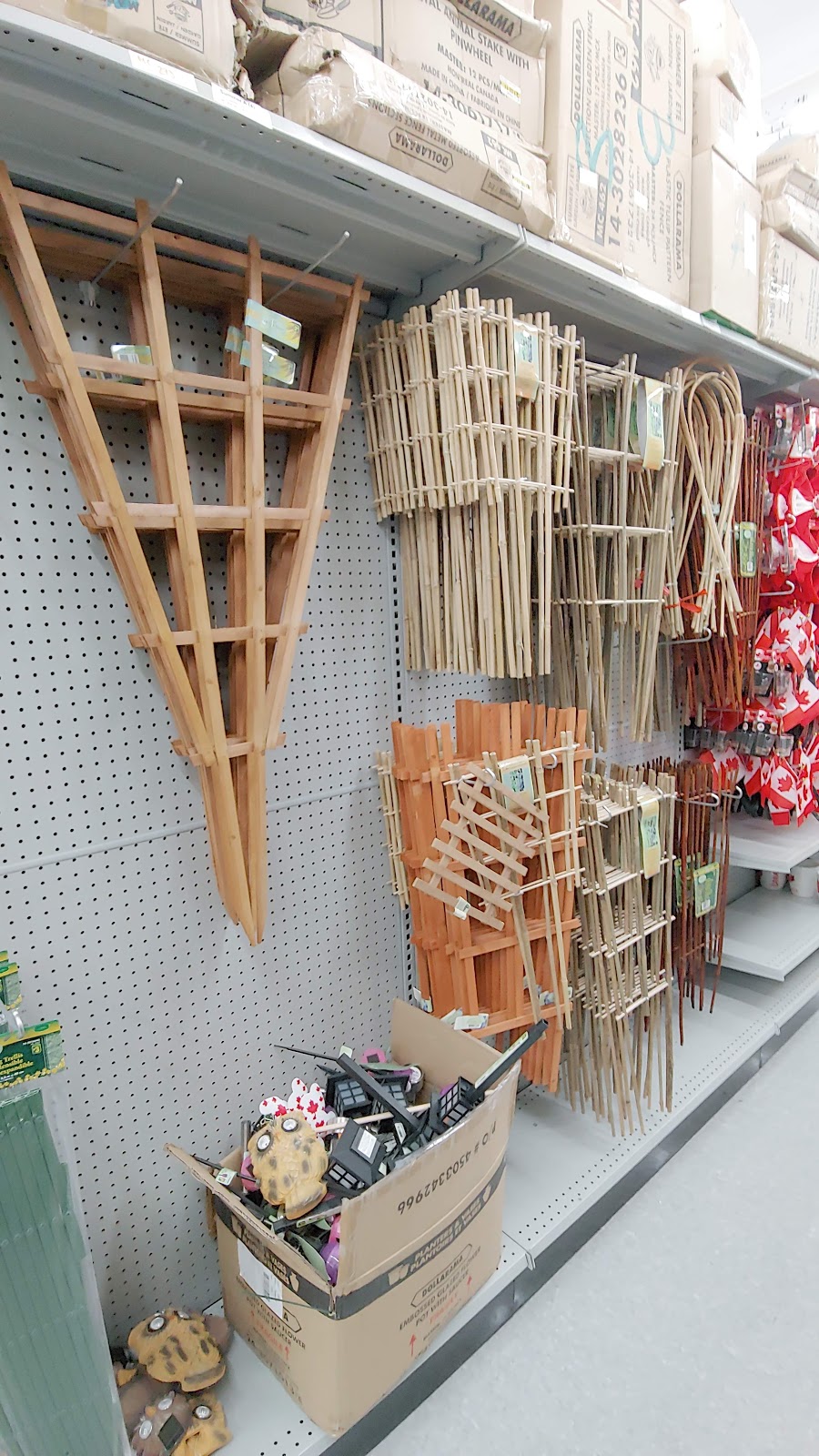 Dollarama | Plaza, 2355 Keele St, North York, ON M6M 4A2, Canada | Phone: (416) 249-0200