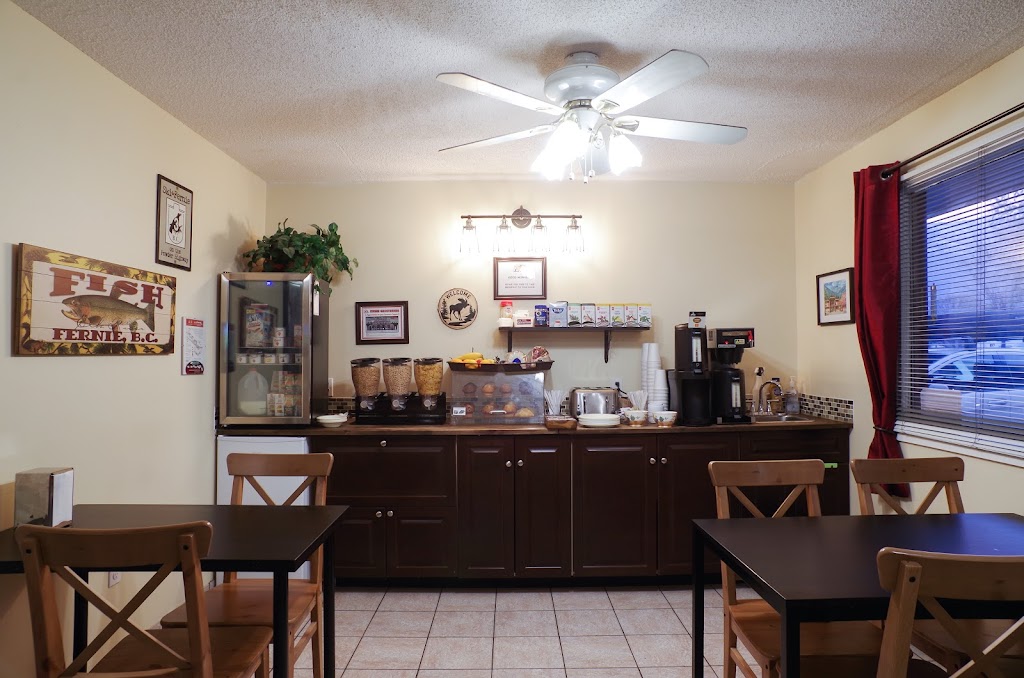 Canadas Best Value Inn & Suites Fernie | 401 Crowsnest Hwy, Fernie, BC V0B 1M0, Canada | Phone: (877) 326-8888