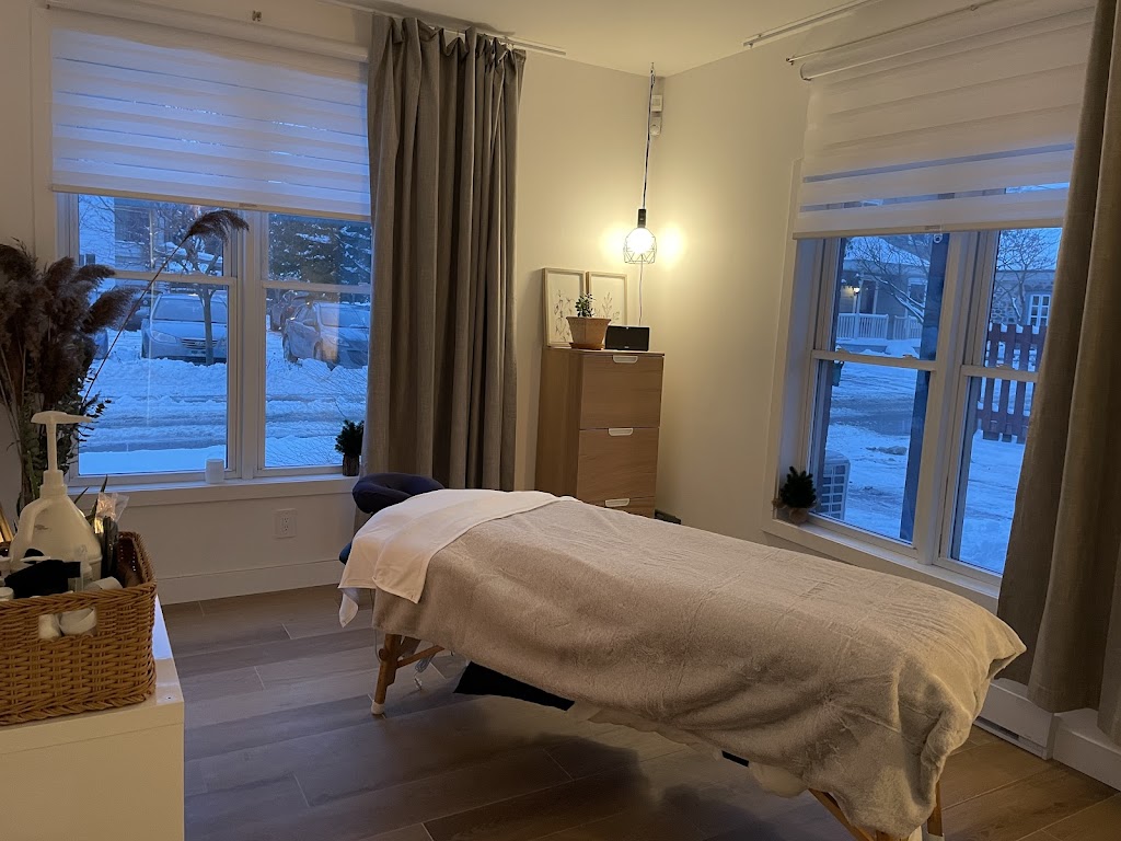 CAROLINE LAPORTE & CIE - KINÉSITHÉRAPIE | 1 Rue Saint-Charles #535, Boucherville, QC J4B 3M8, Canada | Phone: (514) 943-5463