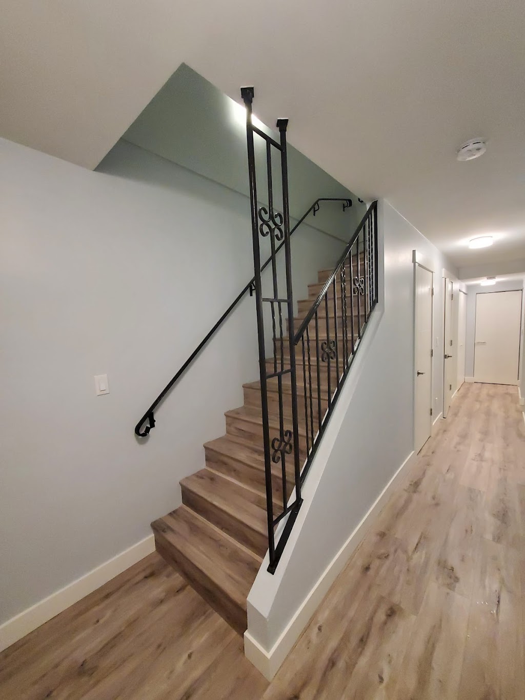 Skyrise Painting | 1095 Point Rd, Gibsons, BC V0N 1V1, Canada | Phone: (236) 777-0776