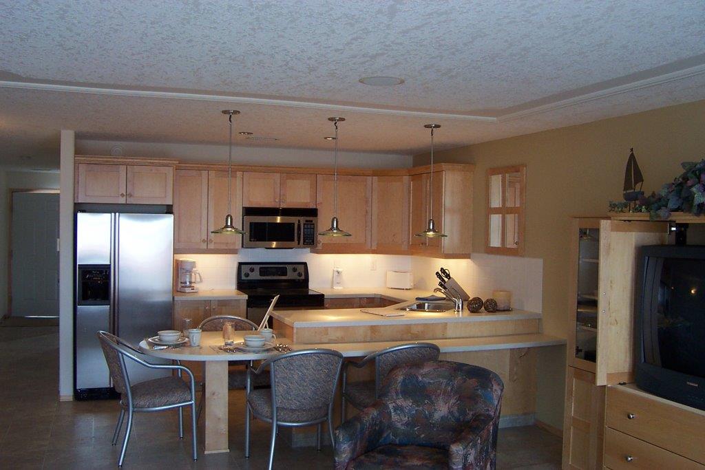 Chateau Suites | 5100 Lakeshore Dr, Sylvan Lake, AB T4S 2L7, Canada | Phone: (403) 887-6699