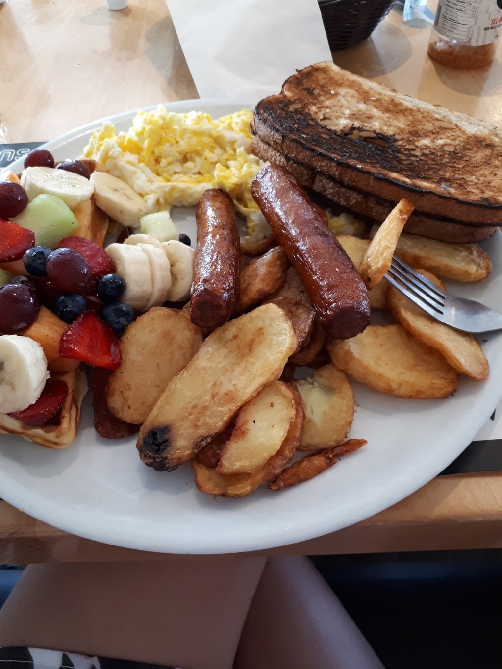 LOeufrier | 415 Rue des Érables, Salaberry-de-Valleyfield, QC J6T 6J5, Canada | Phone: (450) 747-0795