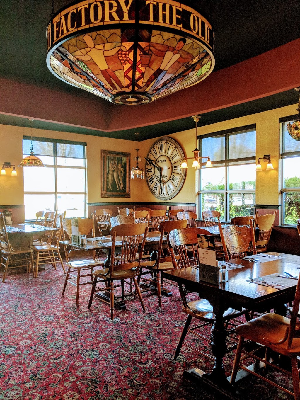The Old Spaghetti Factory (Kelowna) | 1755 Capri St, Kelowna, BC V1Y 9W2, Canada | Phone: (250) 860-5111