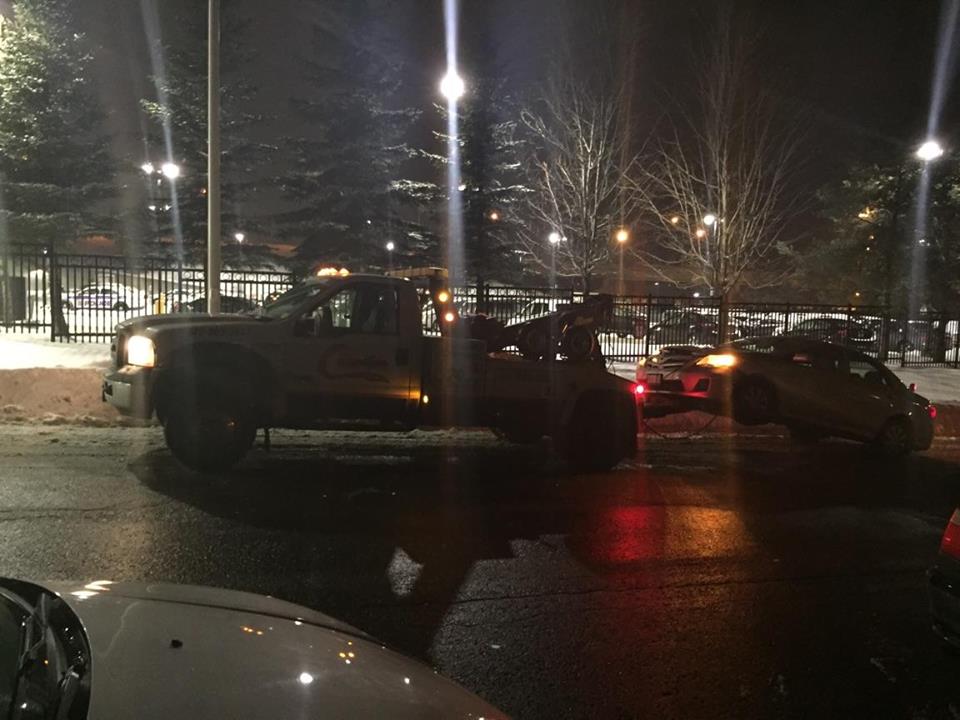 Canadian Towing Ottawa | 1600 Michael St, Ottawa, ON K1B 3T7, Canada | Phone: (613) 519-0312