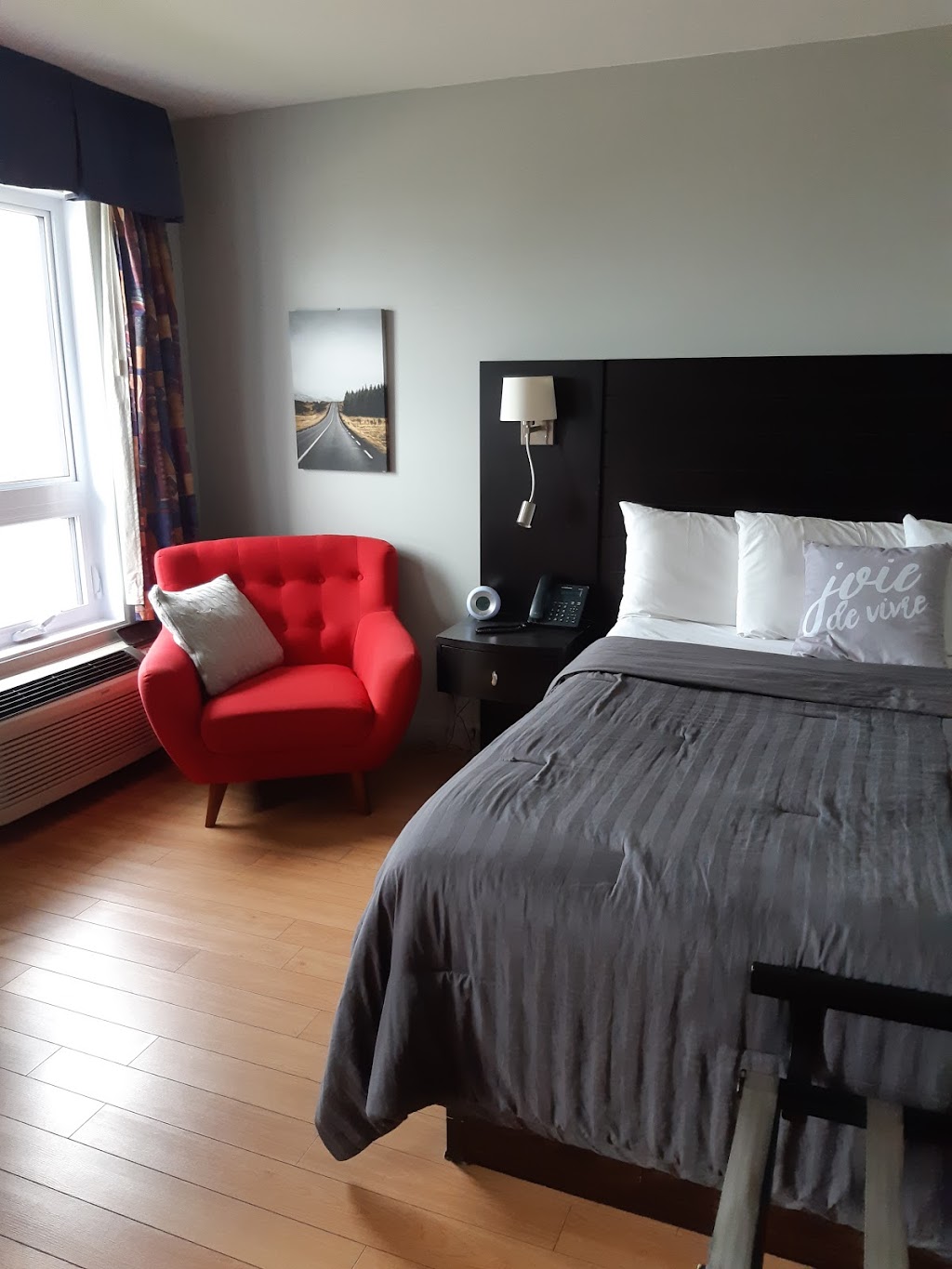 Motel Le Point de Vue | 1099 Chem. du Golf, La Malbaie, QC G5A 2W4, Canada | Phone: (418) 665-7575
