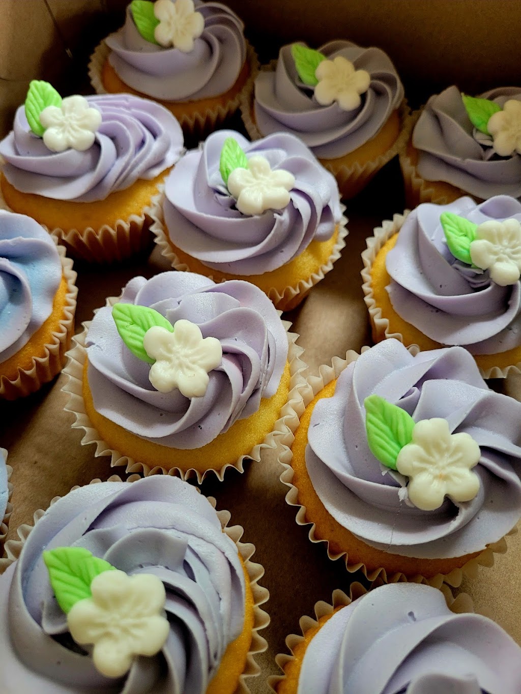 Pâtisserie Crazy about CupCakes | 81 Avenue St Louis, Beaconsfield, QC H9W 4X8, Canada | Phone: (514) 969-8988