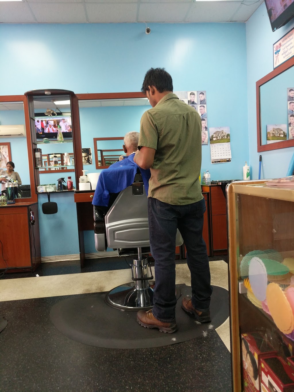 VKS Salon | 116 Kennedy Rd S, Brampton, ON L6W 3E7, Canada | Phone: (905) 457-5934
