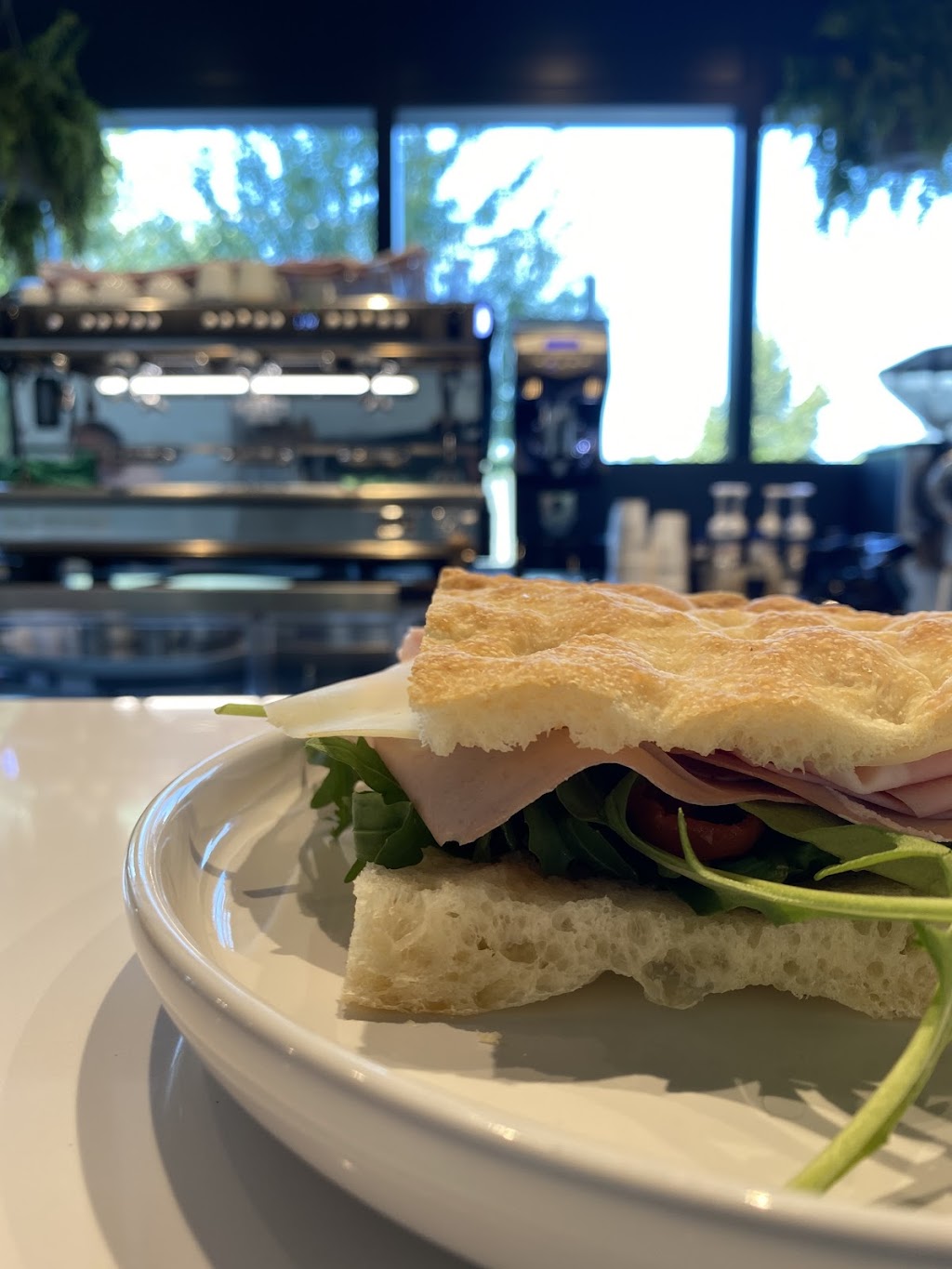 Baristello Outremont | 1330 Ave.Thérèse-Lavoie-Roux, Montréal, QC H2V, Canada | Phone: (514) 419-4005