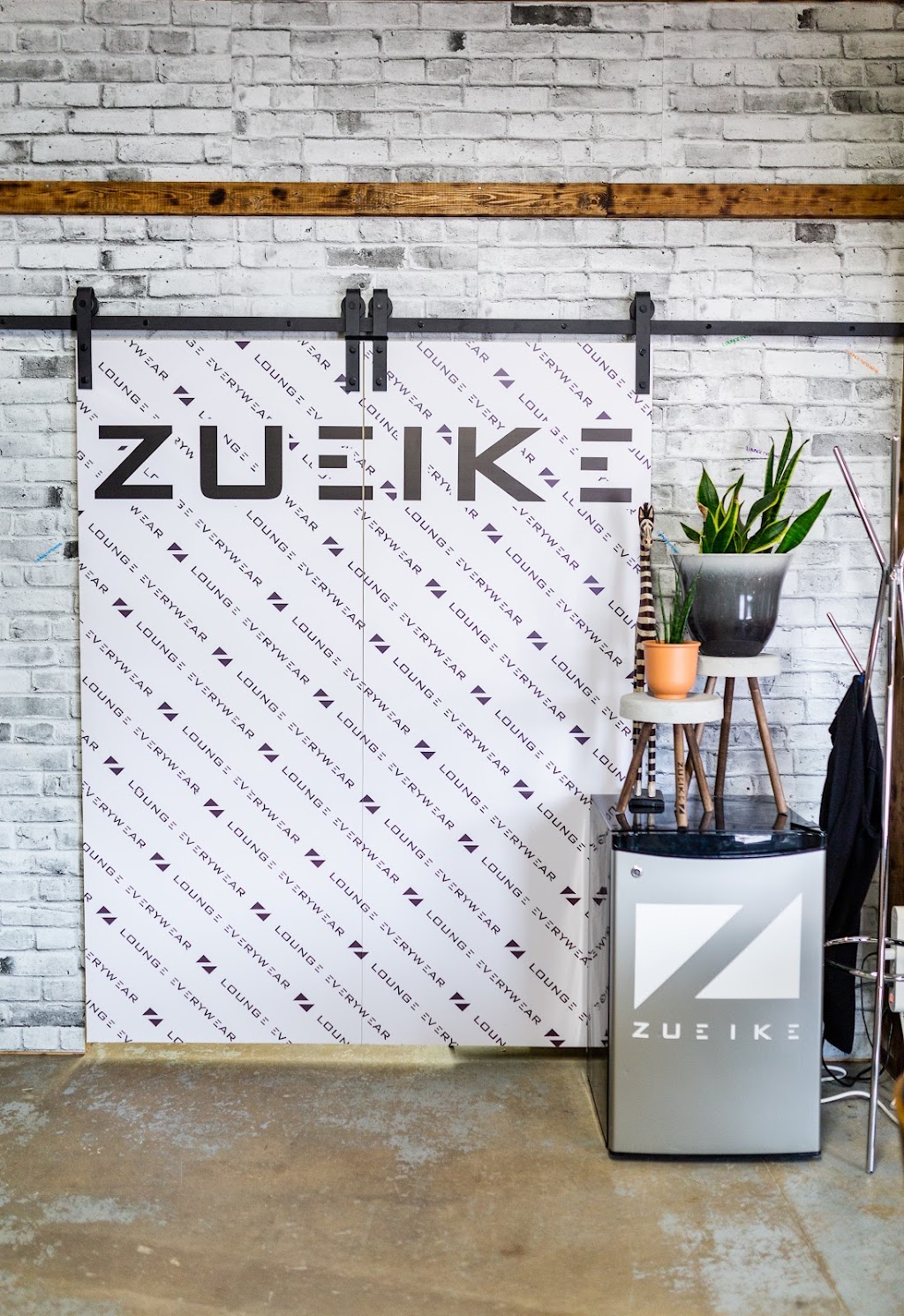 Zueike | 45 Trottier Bay #6, Winnipeg, MB R3T 3R3, Canada | Phone: (204) 290-0098