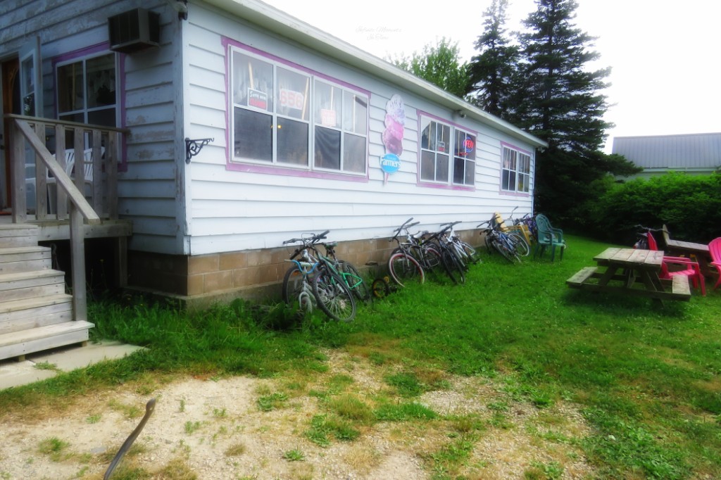 Carolyns Restaurant & Craft | 656 Big Tancook Island Rd, Tancook Island, NS B0J 3G0, Canada | Phone: (902) 228-2749