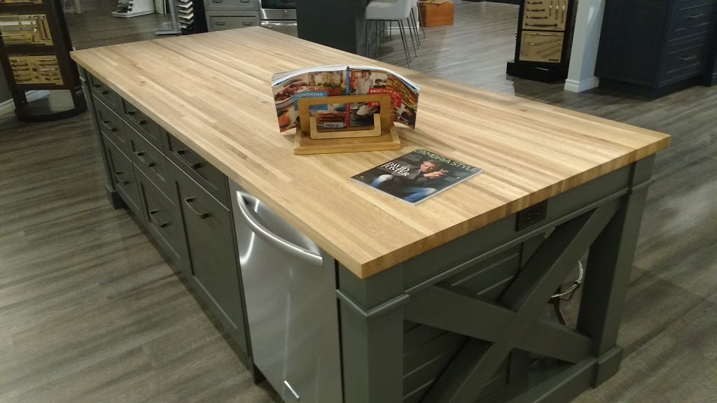 GCW Custom Kitchens & Cabinetry Inc. | 95 S Edgeware Rd, St Thomas, ON N5P 4C4, Canada | Phone: (519) 631-8373