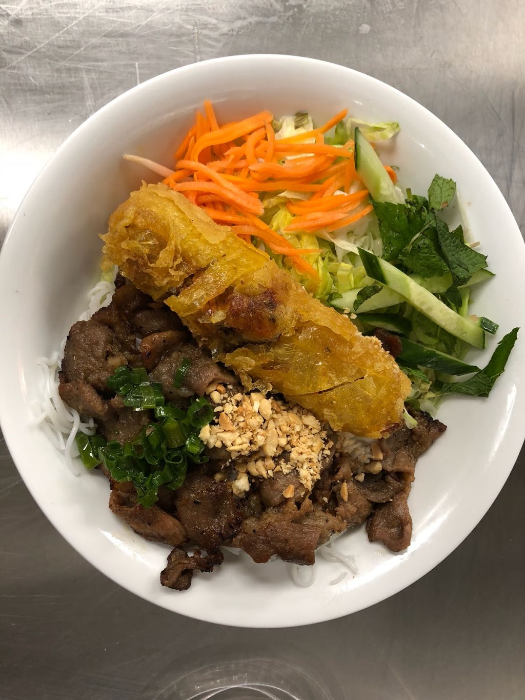 Pho Mi 99 | 4557 Hurontario St, Mississauga, ON L4Z 3M1, Canada | Phone: (905) 568-1889