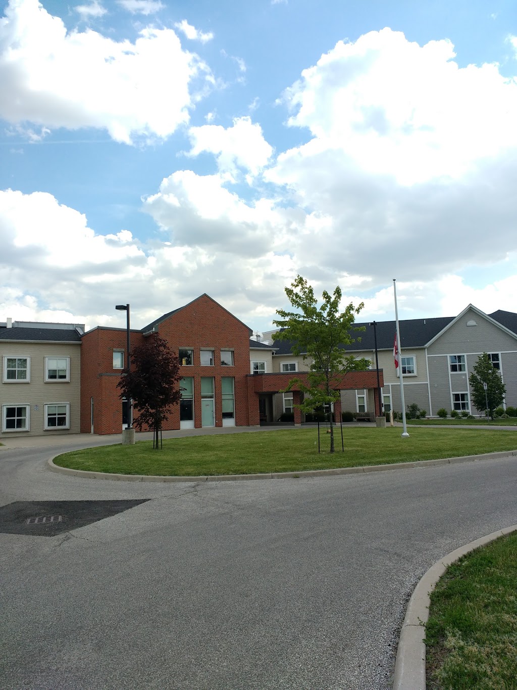 Extendicare Riverside Place Long-Term Care Home | 3181 Meadowbrook Ln, Windsor, ON N8T 0A4, Canada | Phone: (519) 974-0148