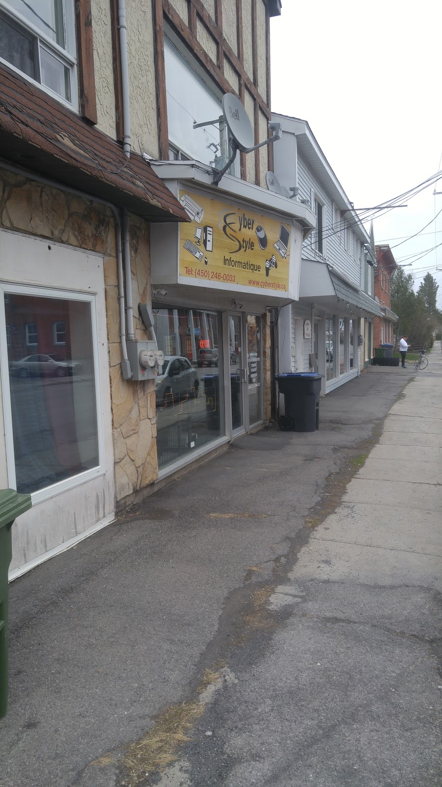 Cyber Style Lacolle | 4 Rue Van Vliet, Lacolle, QC J0J 1J0, Canada | Phone: (450) 246-0033
