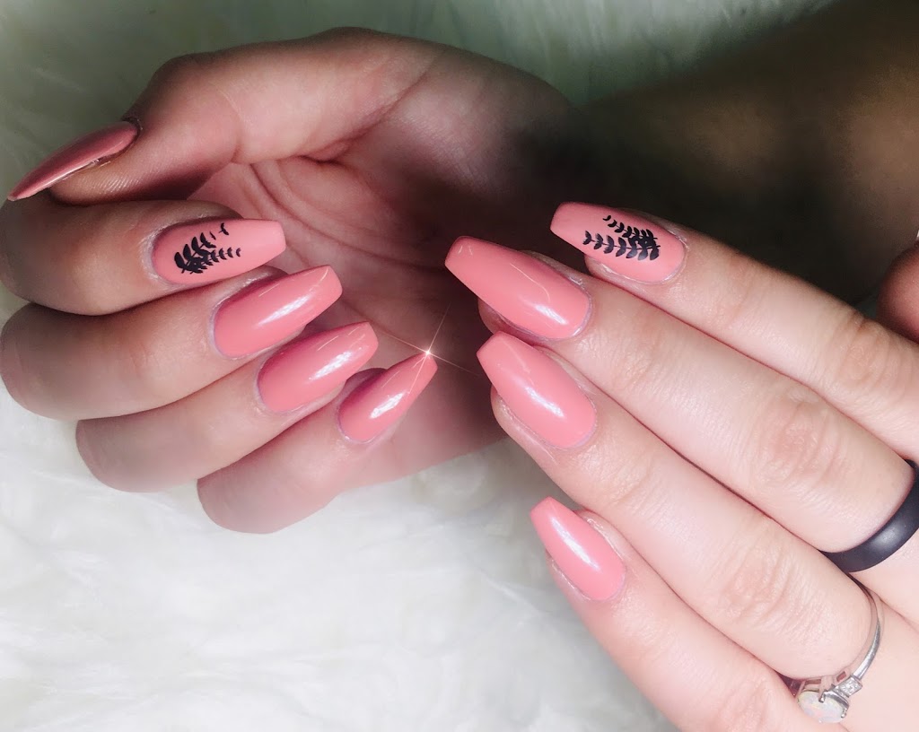 Bong Nails & Spa | 249 St Catharines St #7b, Smithville, ON L0R 2A0, Canada | Phone: (905) 957-9997