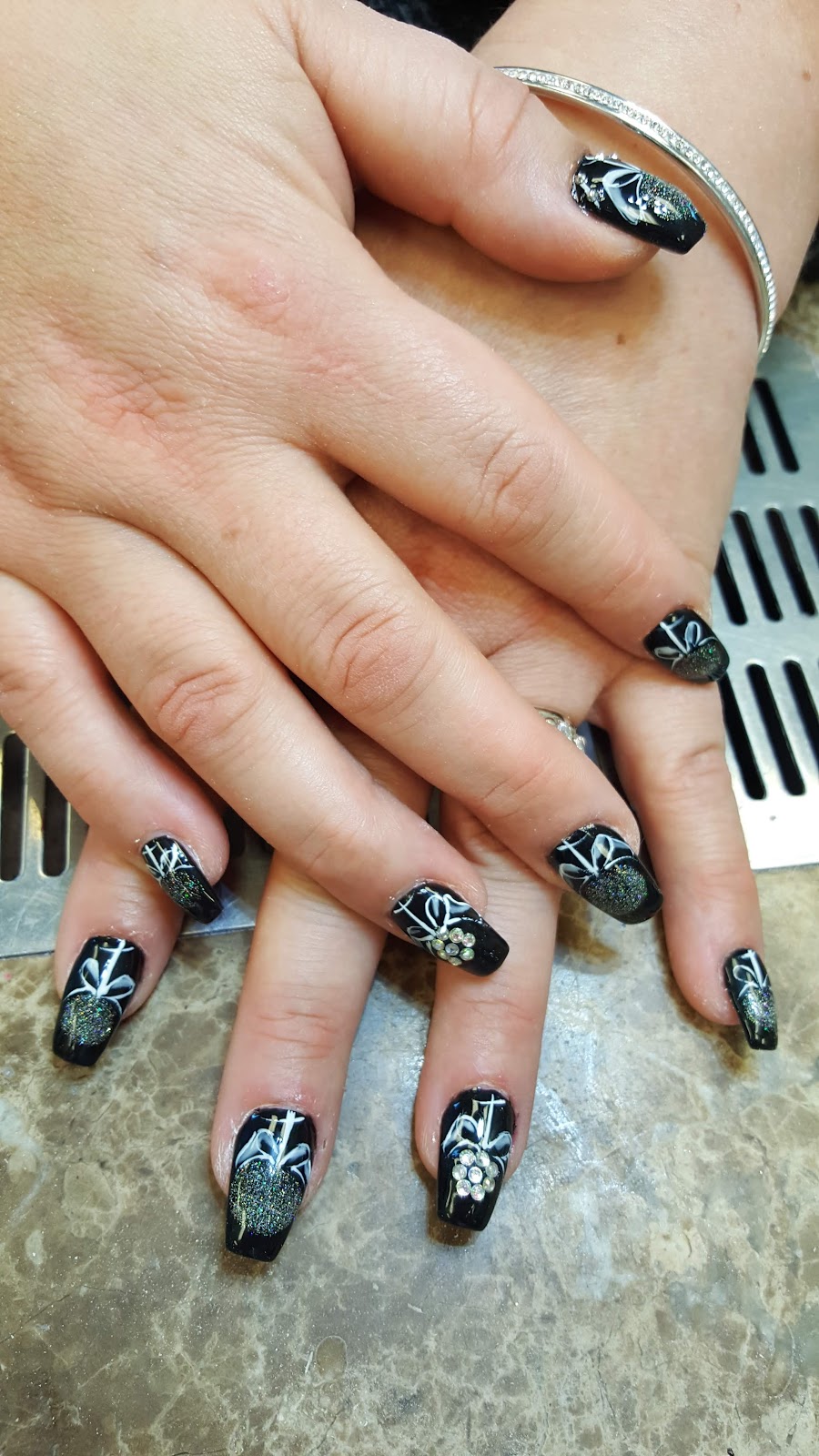 Lotus Nails & Spa | 8 Conway St, Red Deer, AB T4P 0N1, Canada | Phone: (403) 356-9128