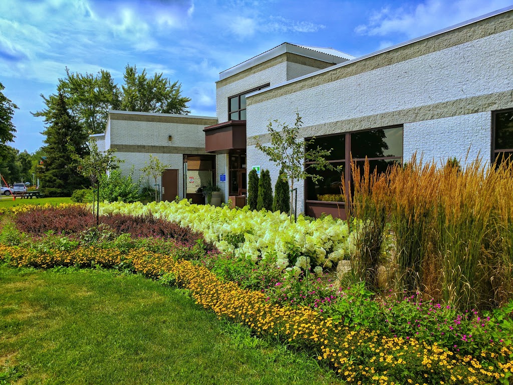 Boisbriand Library | 901 Boulevard de la Grande-Allée, Boisbriand, QC J7G 1W6, Canada | Phone: (450) 435-7466