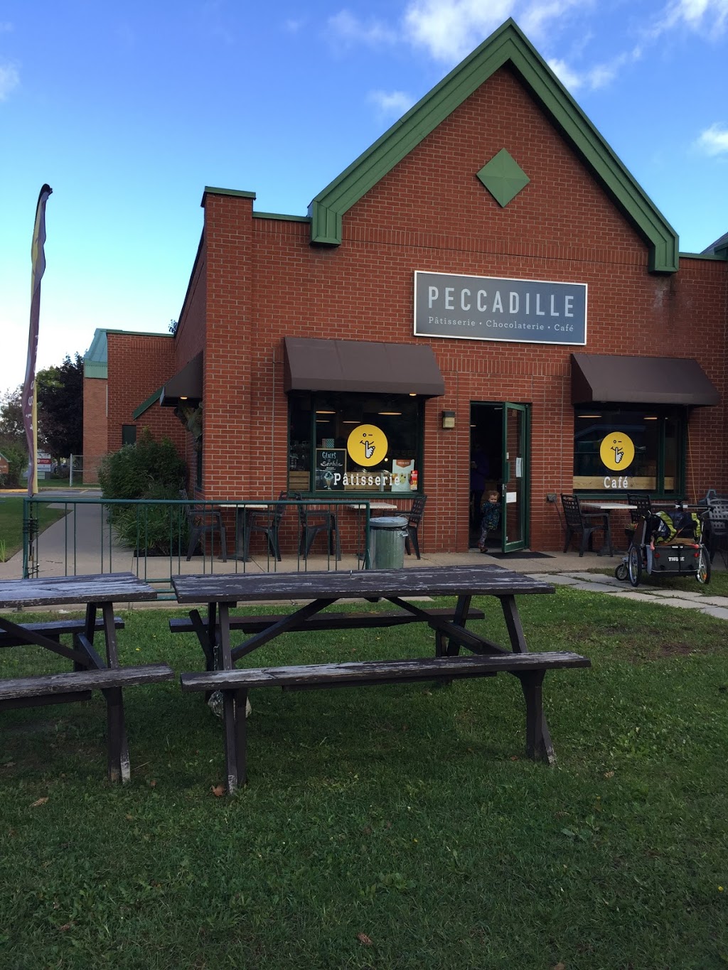 Peccadille - Pâtisserie Chocolaterie Café | 629 Rue Adoncour, Longueuil, QC J4G 2V1, Canada | Phone: (450) 646-5604