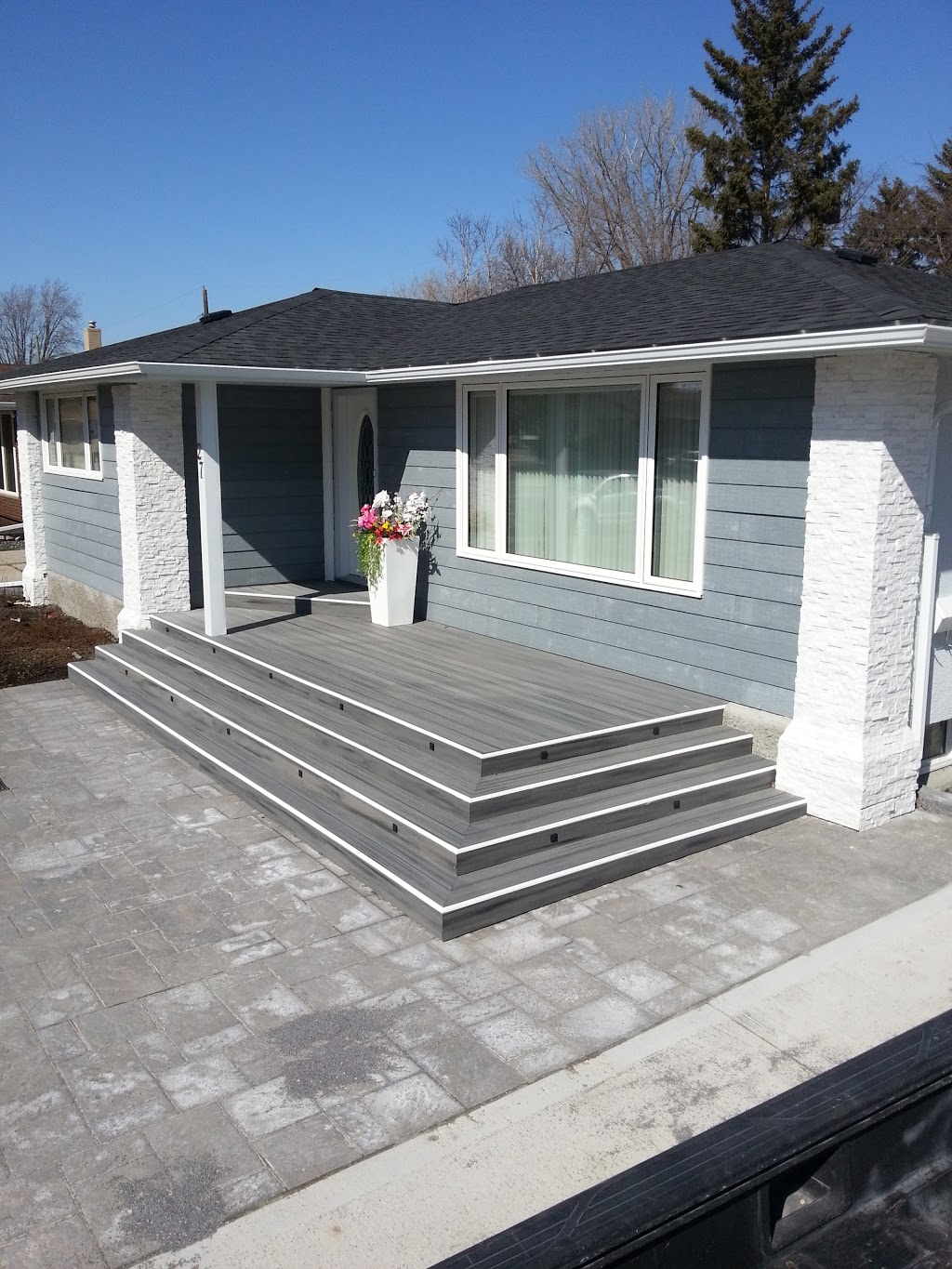 Dash Builders | 11 Kiltartan Pl, East Saint Paul, MB R2E 0G8, Canada | Phone: (204) 509-7574