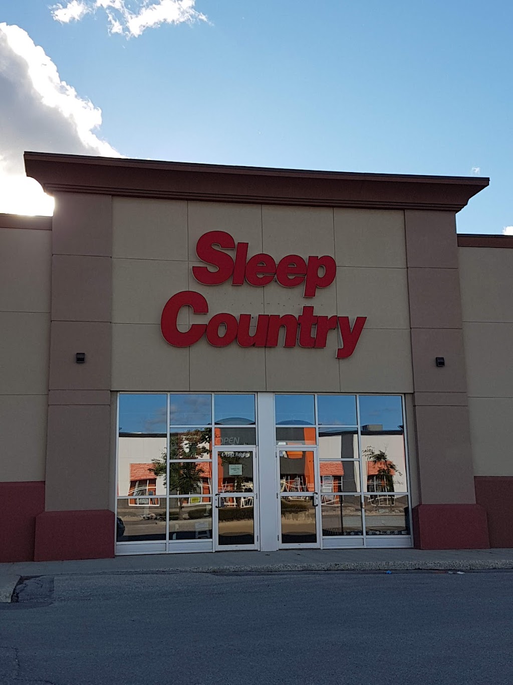 Sleep Country Canada | 1592 Regent Ave W, Winnipeg, MB R2C 3B4, Canada | Phone: (204) 663-9338