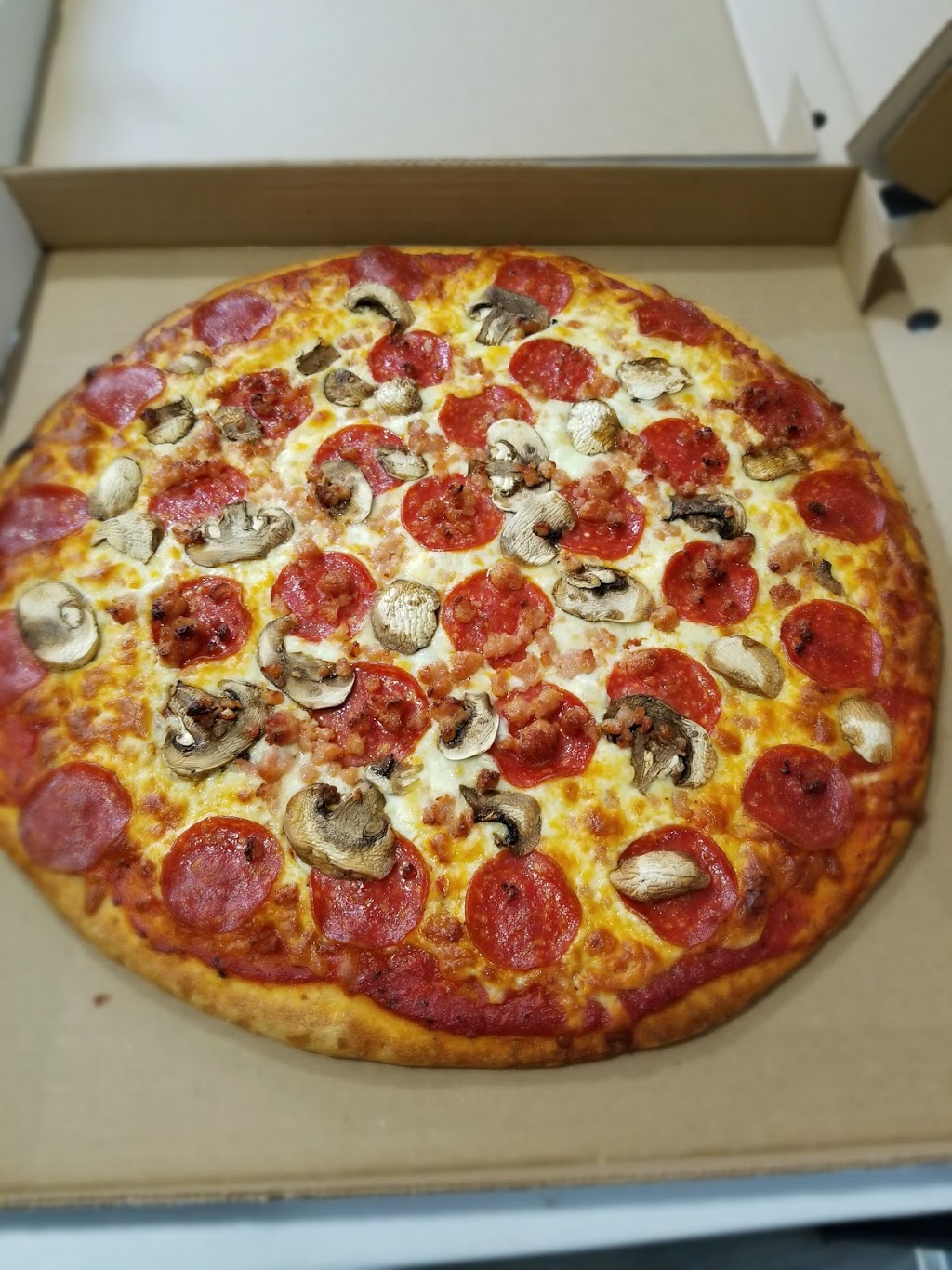 Chatty Pizza | 176 Garafraxa St, Chatsworth, ON N0H 1G0, Canada | Phone: (519) 794-2970