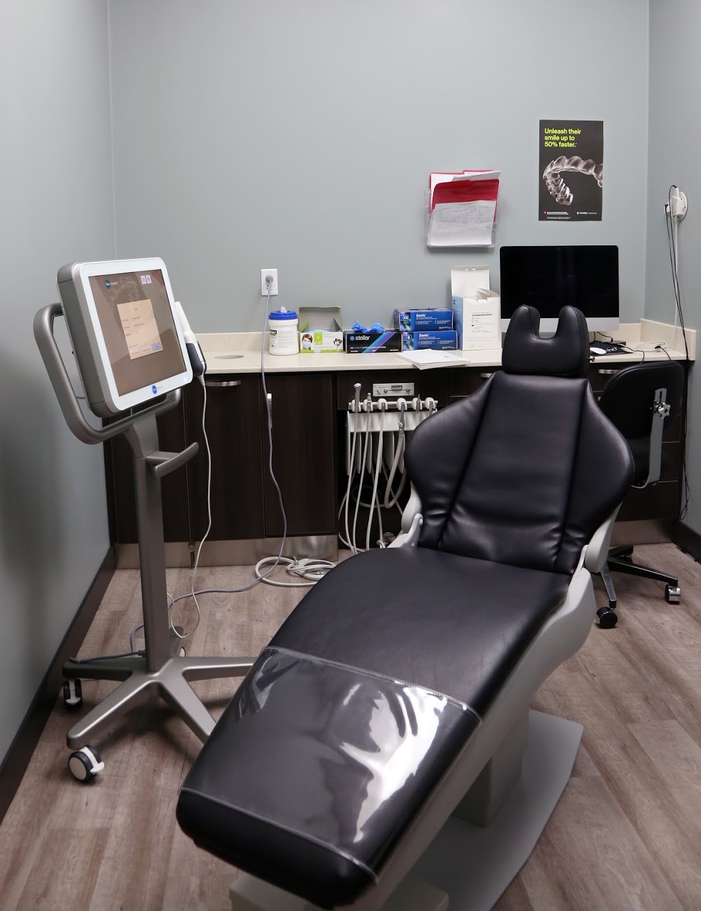 Sabari Orthodontics | 380 Tower Hill Rd, Richmond Hill, ON L4E 0T8, Canada | Phone: (905) 770-0333