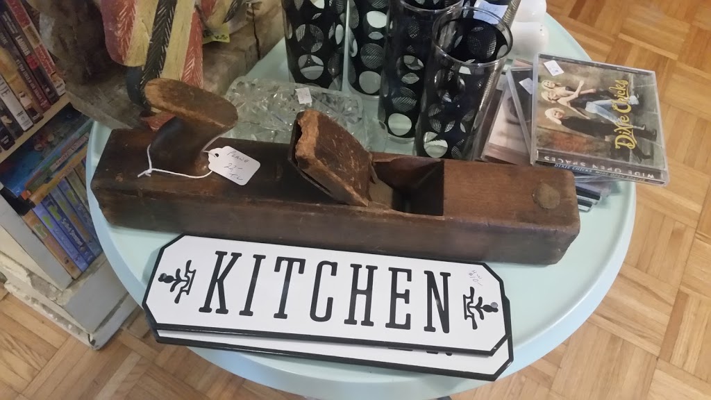 Kawartha Collectables & Antiques | 1401 Glenarm Rd, Woodville, ON K0M 2T0, Canada | Phone: (705) 374-4412
