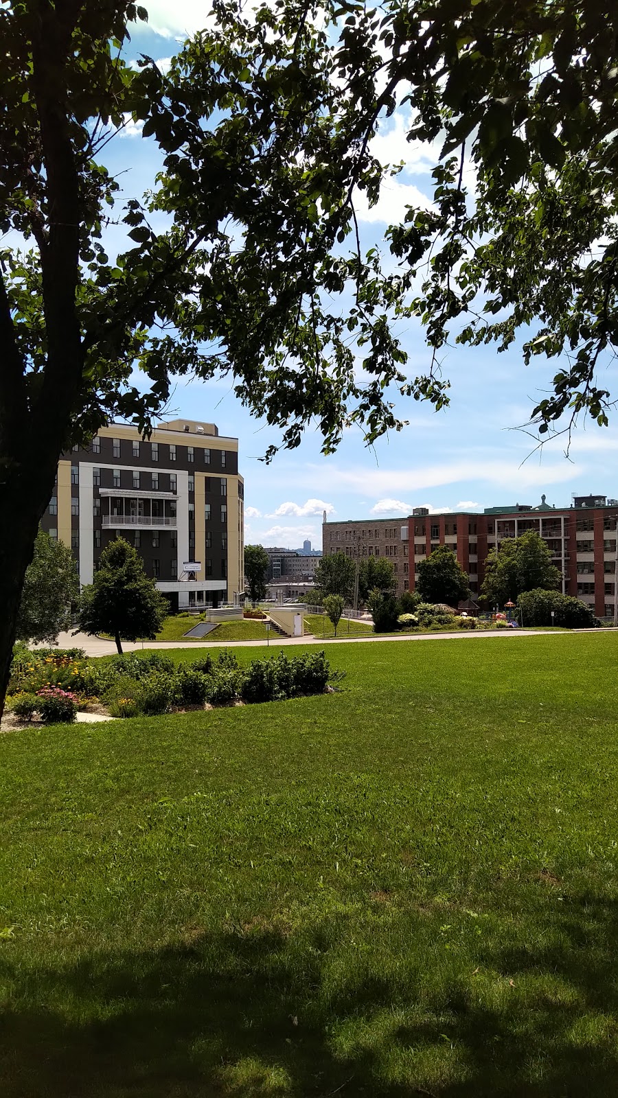 Residence Cardinal Vachon | 2900 Rue Alexandra, Québec, QC G1E 7C7, Canada | Phone: (418) 666-7953