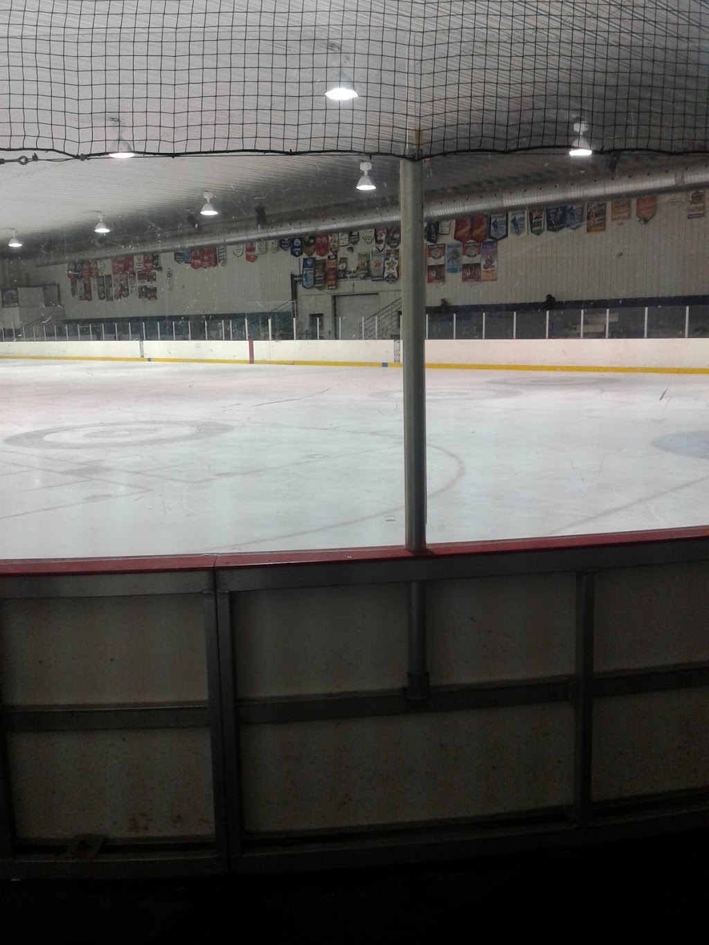 Complexe Sportif La Peche | 20 rue Raphaël, Sainte-Cécile-de-Masham, QC J0X 2W0, Canada | Phone: (819) 456-1535