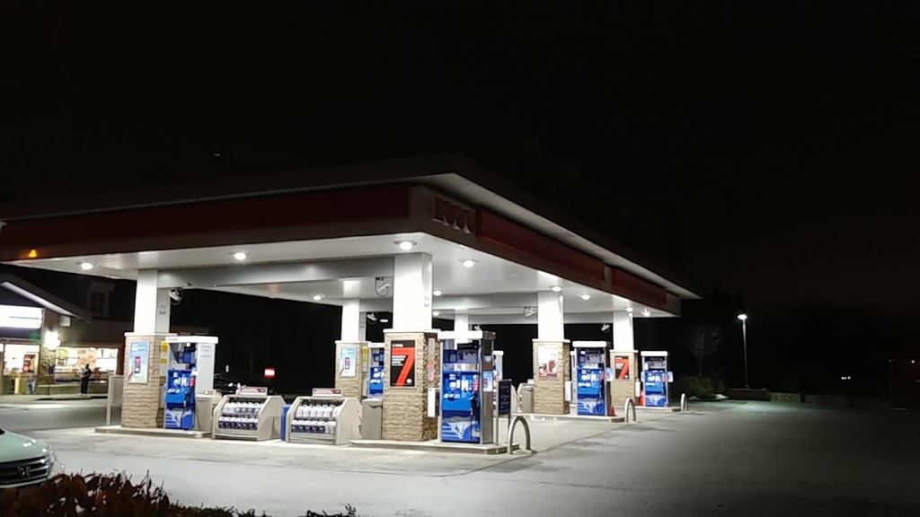 Esso | 14313 Crescent Rd, Surrey, BC V4P 2A2, Canada | Phone: (604) 535-2372