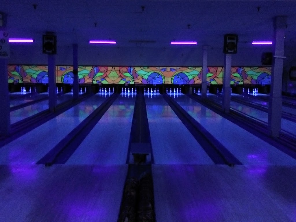 Victoria Bowling Lanes | 280 Victoria St S, Kitchener, ON N2G 2C3, Canada | Phone: (519) 745-3411