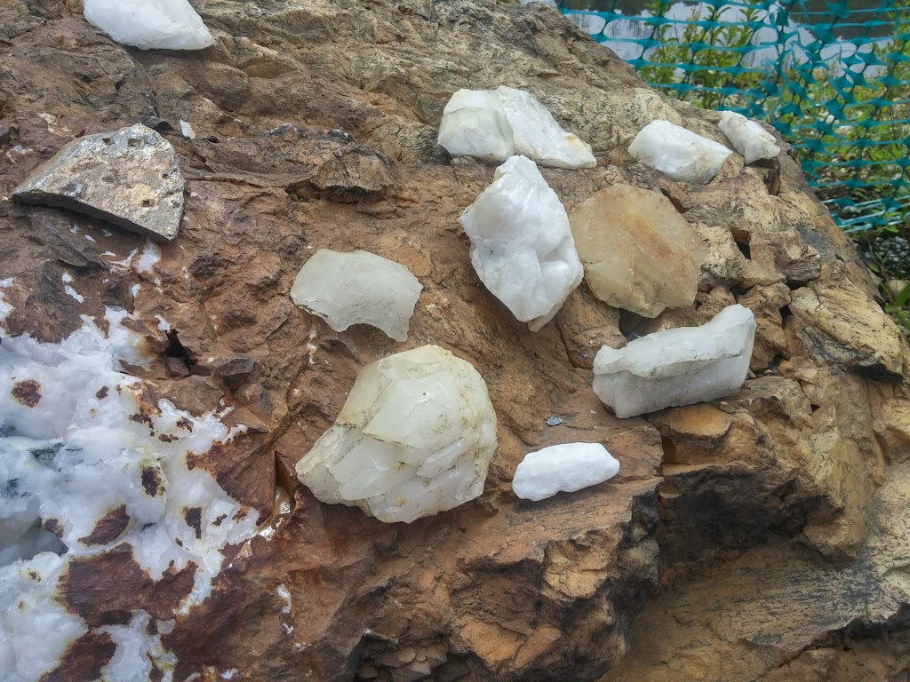 Mine Cristal | 430 Rang 11, Bonsecours, QC J0E 1H0, Canada | Phone: (450) 535-6550