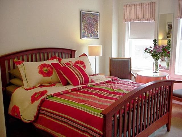 Clinton and Bloor B&B | 390 Clinton St, Toronto, ON M6G 2Z2, Canada | Phone: (416) 898-8461