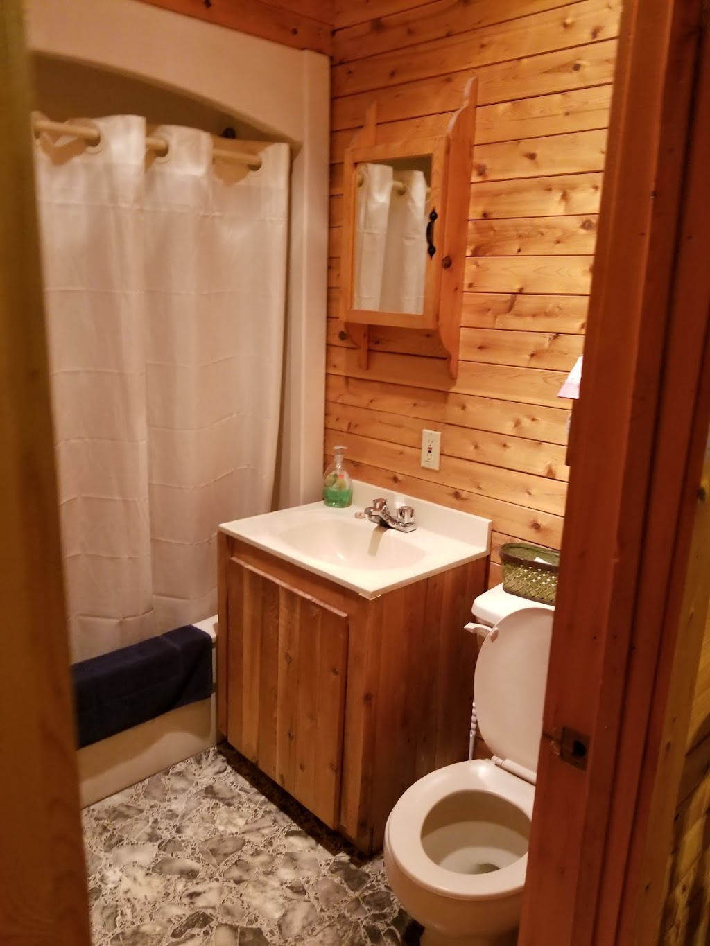 Schooner Point Log Cabins | 162 Schooner Point Rd, Napan, NB E1N 5A2, Canada | Phone: (506) 778-2338