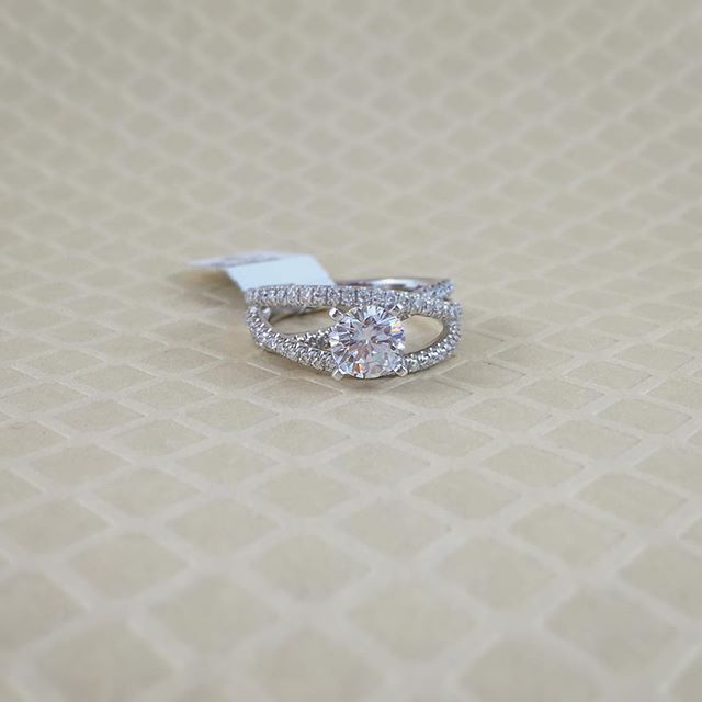 Victoria Jewellers | 3665 Quance St, Regina, SK S4V 3A4, Canada | Phone: (306) 352-4001