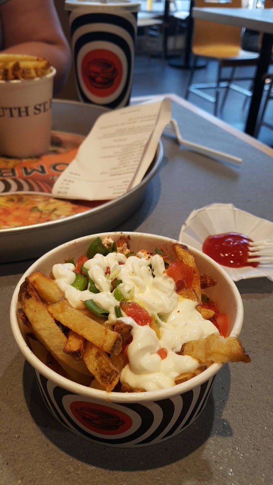 South St. Burger | 631 Commissioners Rd E C01103D, London, ON N6C 2V3, Canada | Phone: (519) 668-7864