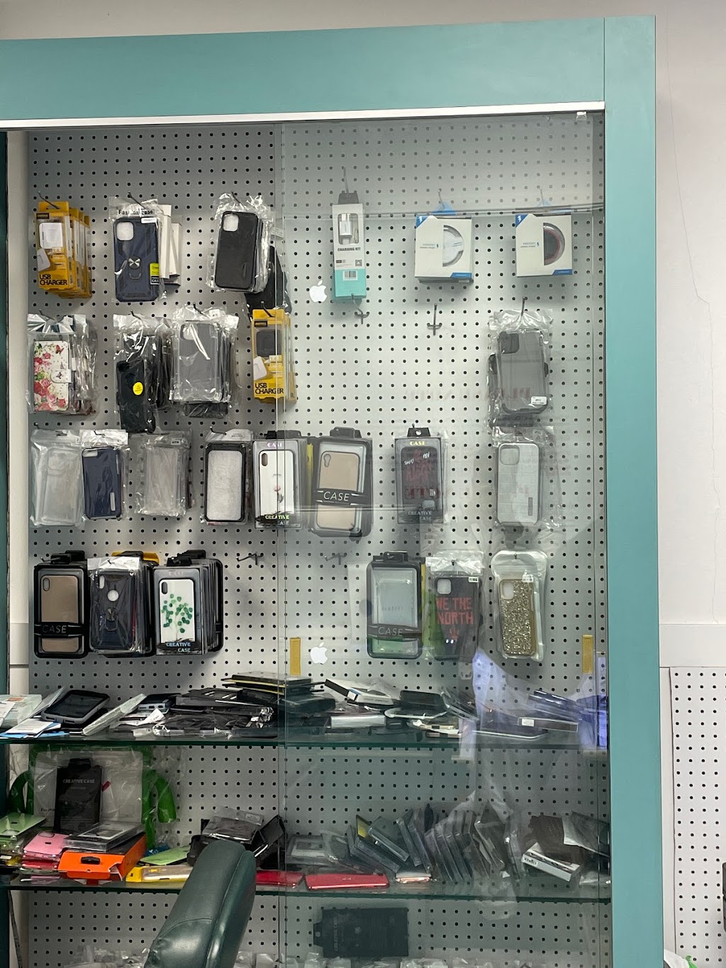 TechBrotherz - Cellphone | Computer - iPad & iPhone Repair | 3317 17 Ave SE, Calgary, AB T2A 0R2, Canada | Phone: (403) 273-8324