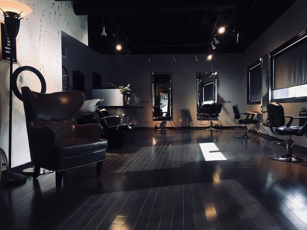 HQ Style Lounge | 483 St Annes Rd, Winnipeg, MB R2M 3E2, Canada | Phone: (204) 414-2119