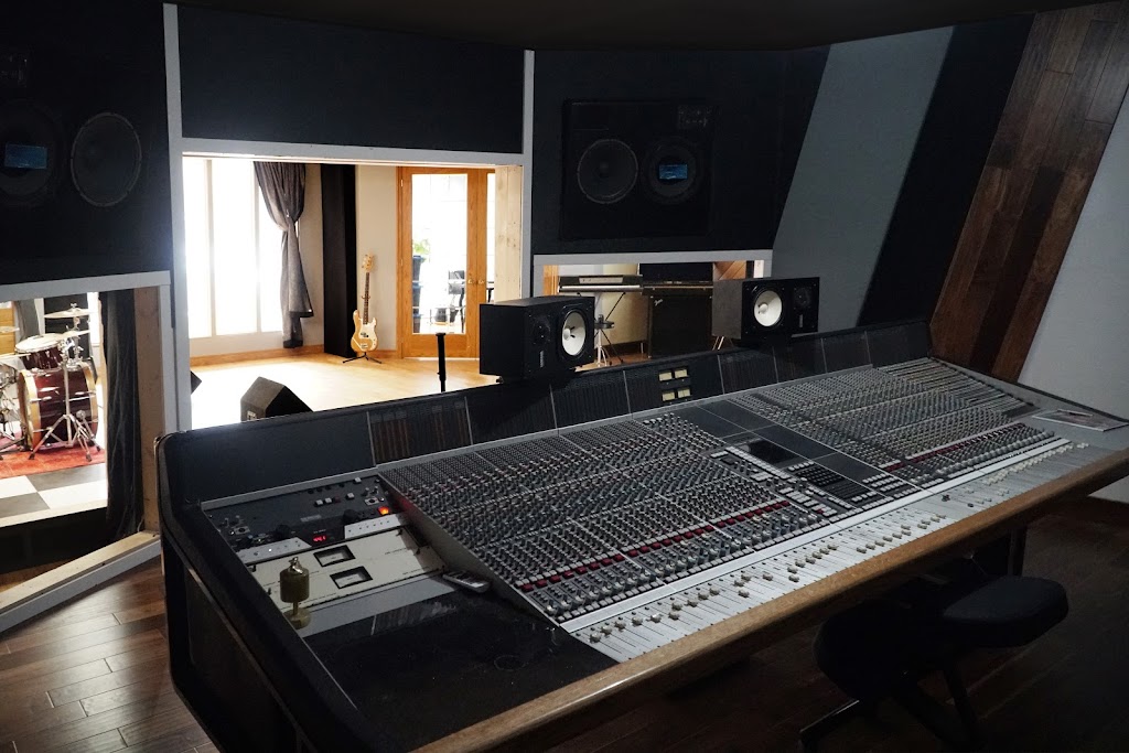 Halo Recording, Rehearsals And Audio Engineering | 57 Augusta St, Hamilton, ON L8N 1P8, Canada | Phone: (905) 515-5699